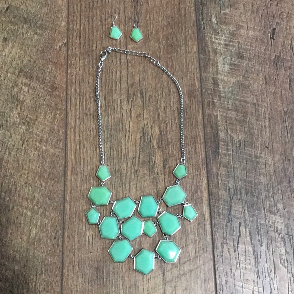 Turquoise & Silver Matching Earring/Necklace Set